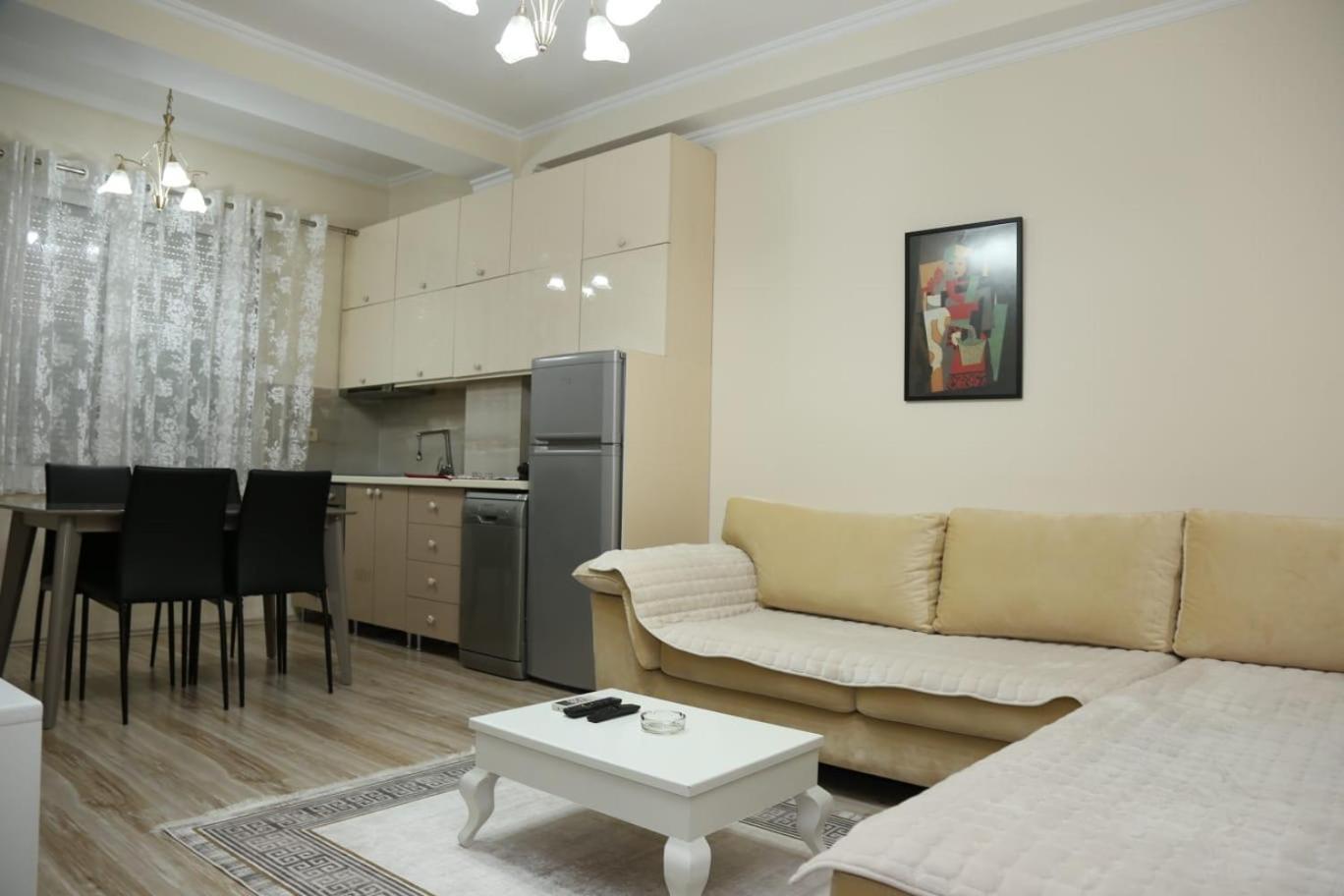 Ergi'S Host Apartment Tirana Exterior foto